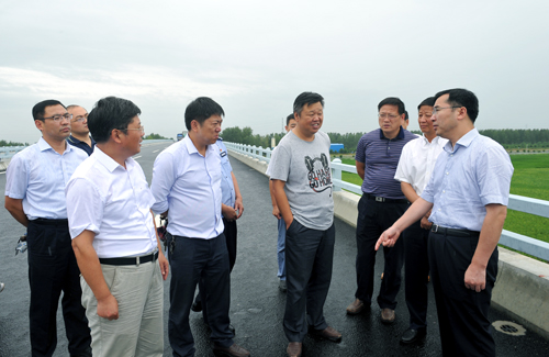 宝应湖跨扬州宝应,淮安金湖,总面积140平方公里,其中我市境内60.